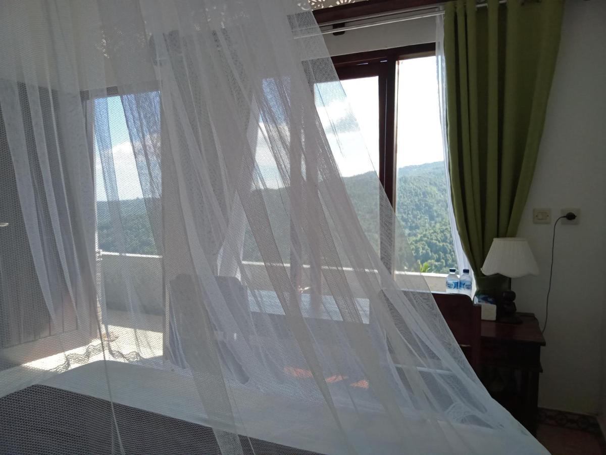 Aris Homestay And Warung Made Munduk Eksteriør bilde